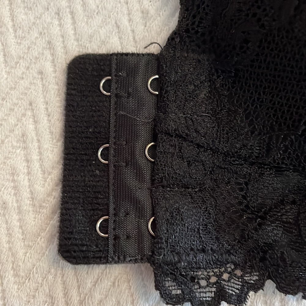 Bras - Picture 11 of 11